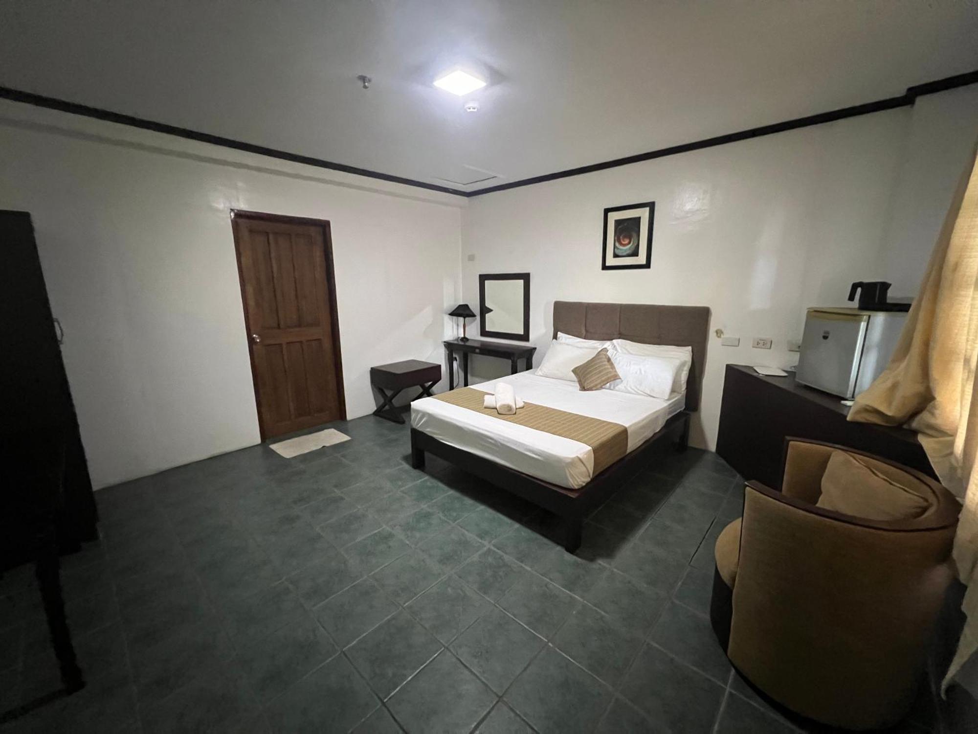 Subiza Beach Resort Olongapo Eksteriør billede