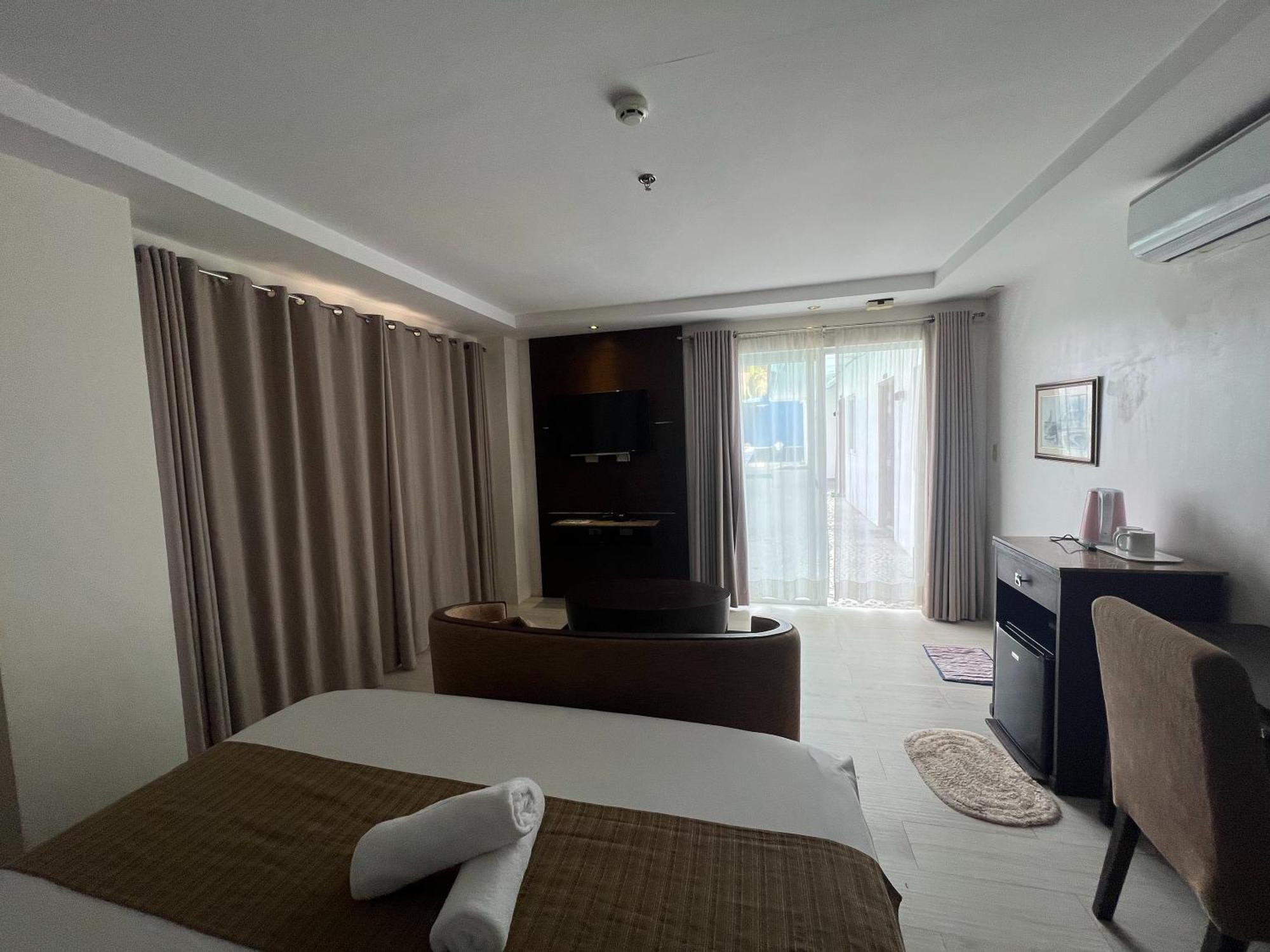Subiza Beach Resort Olongapo Eksteriør billede