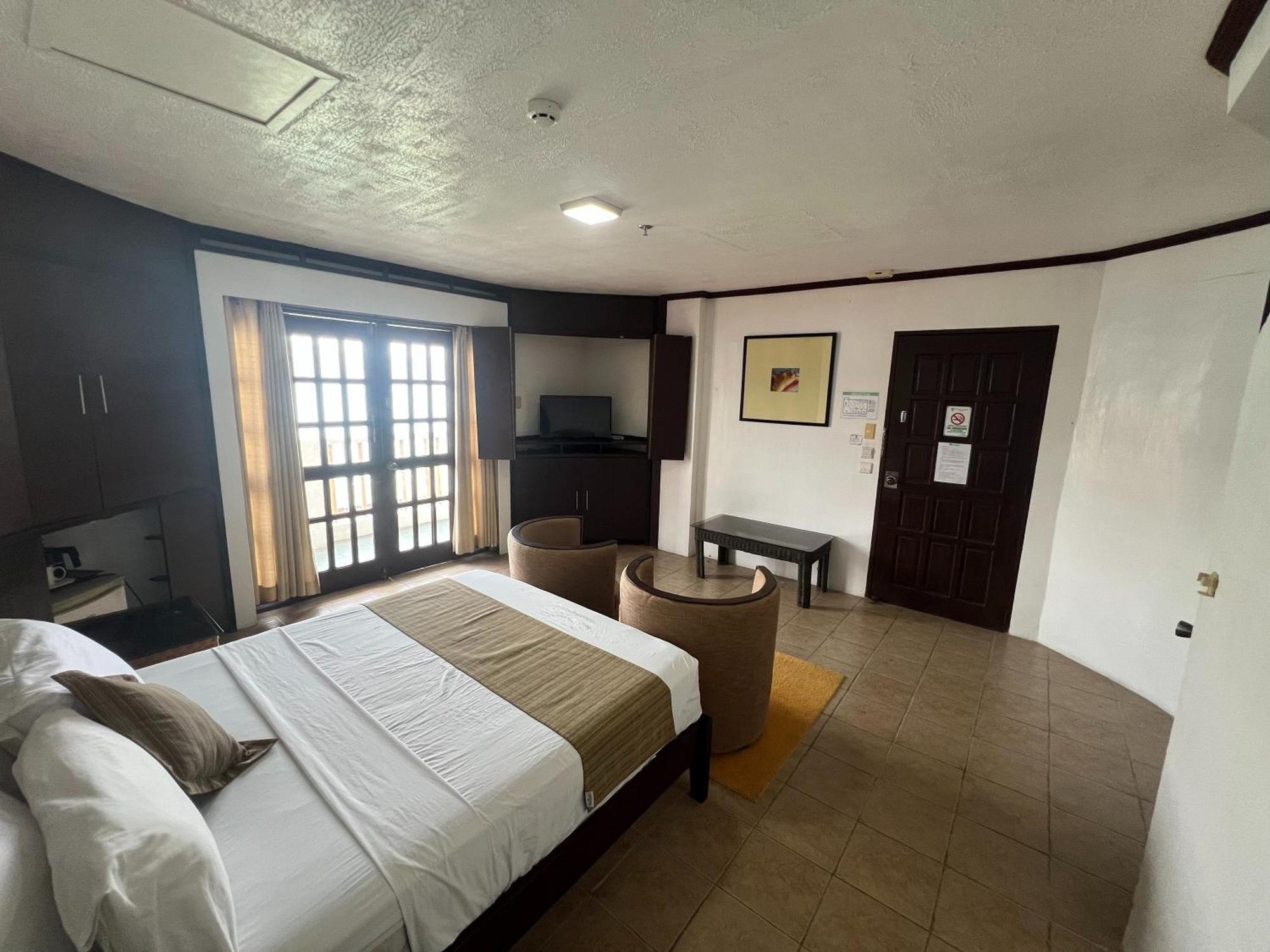 Subiza Beach Resort Olongapo Eksteriør billede