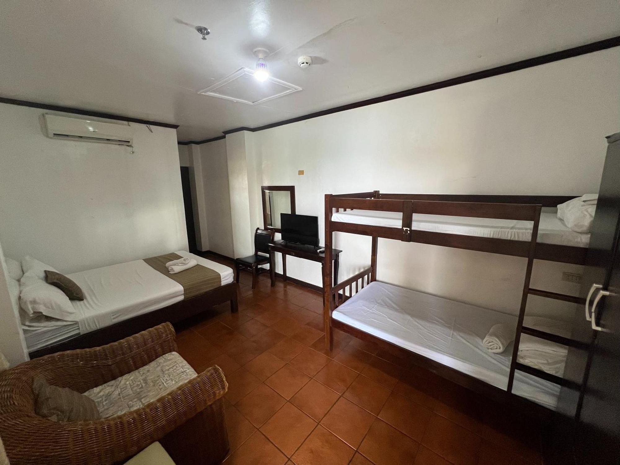 Subiza Beach Resort Olongapo Eksteriør billede