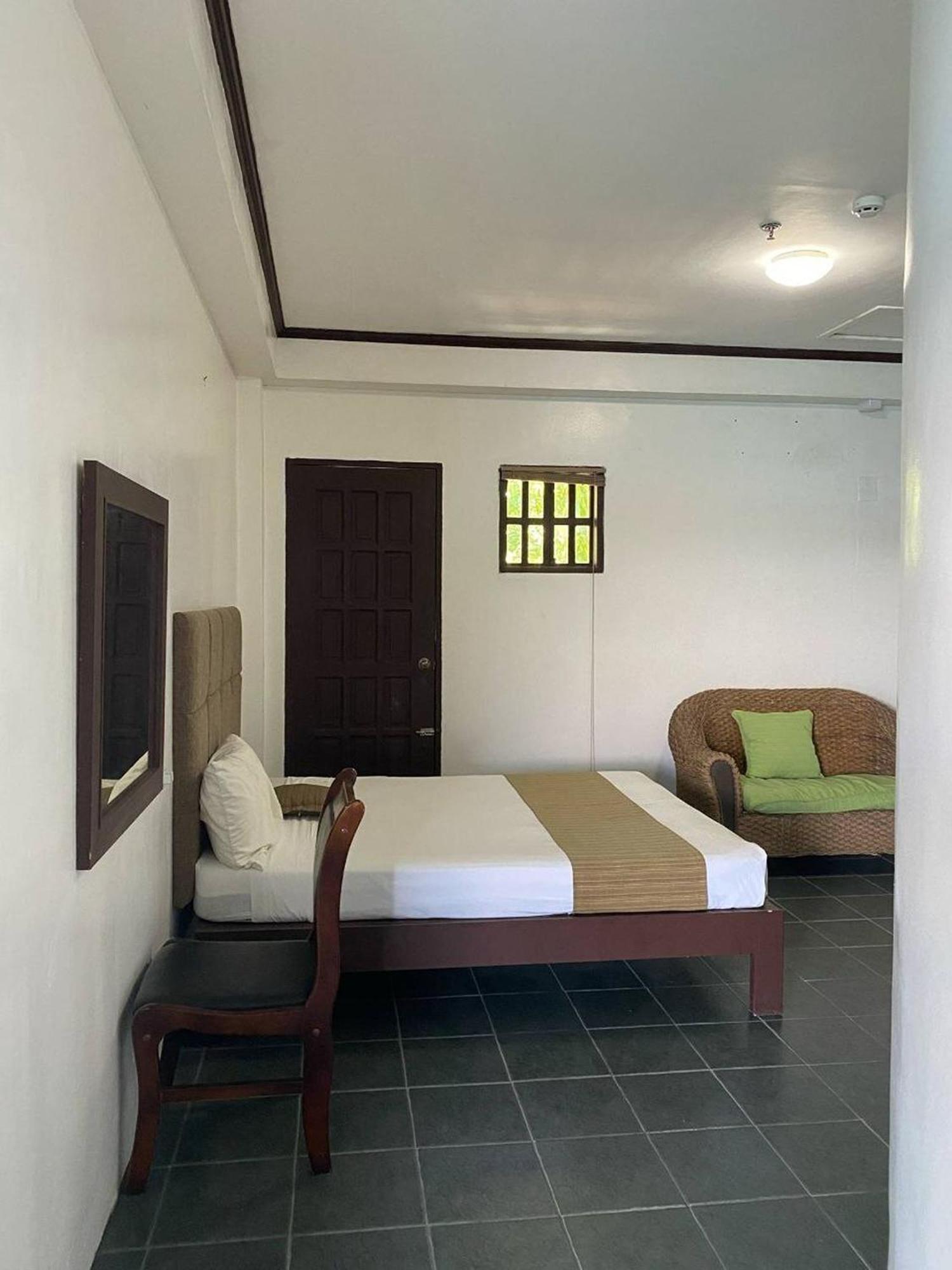 Subiza Beach Resort Olongapo Eksteriør billede